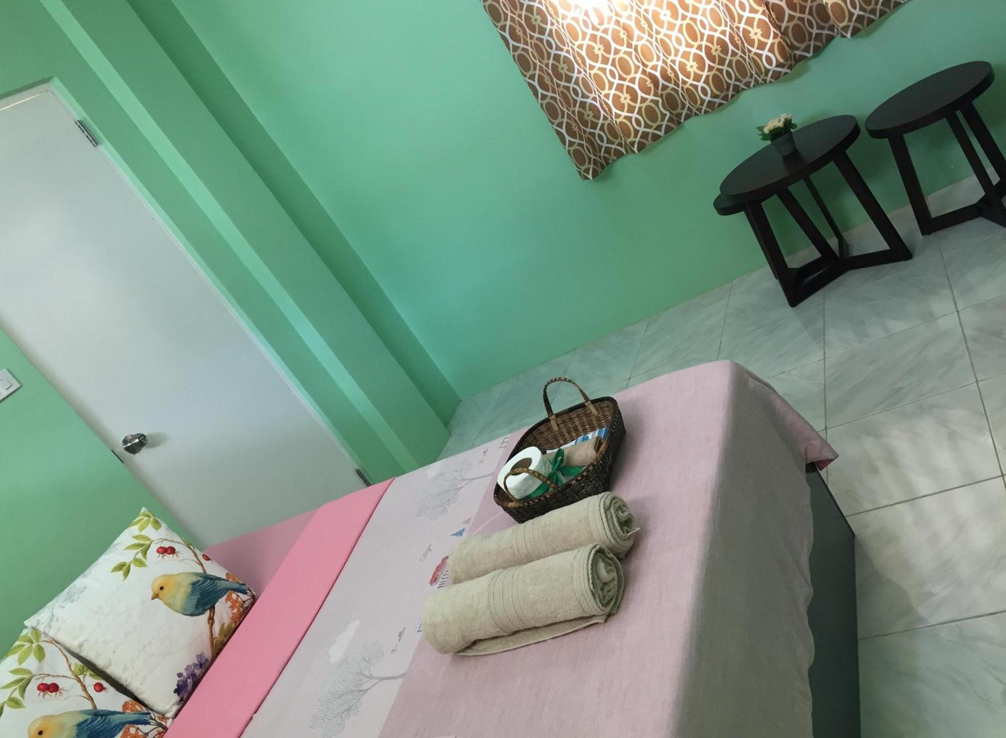Andresas Homestay Лобок Екстер'єр фото