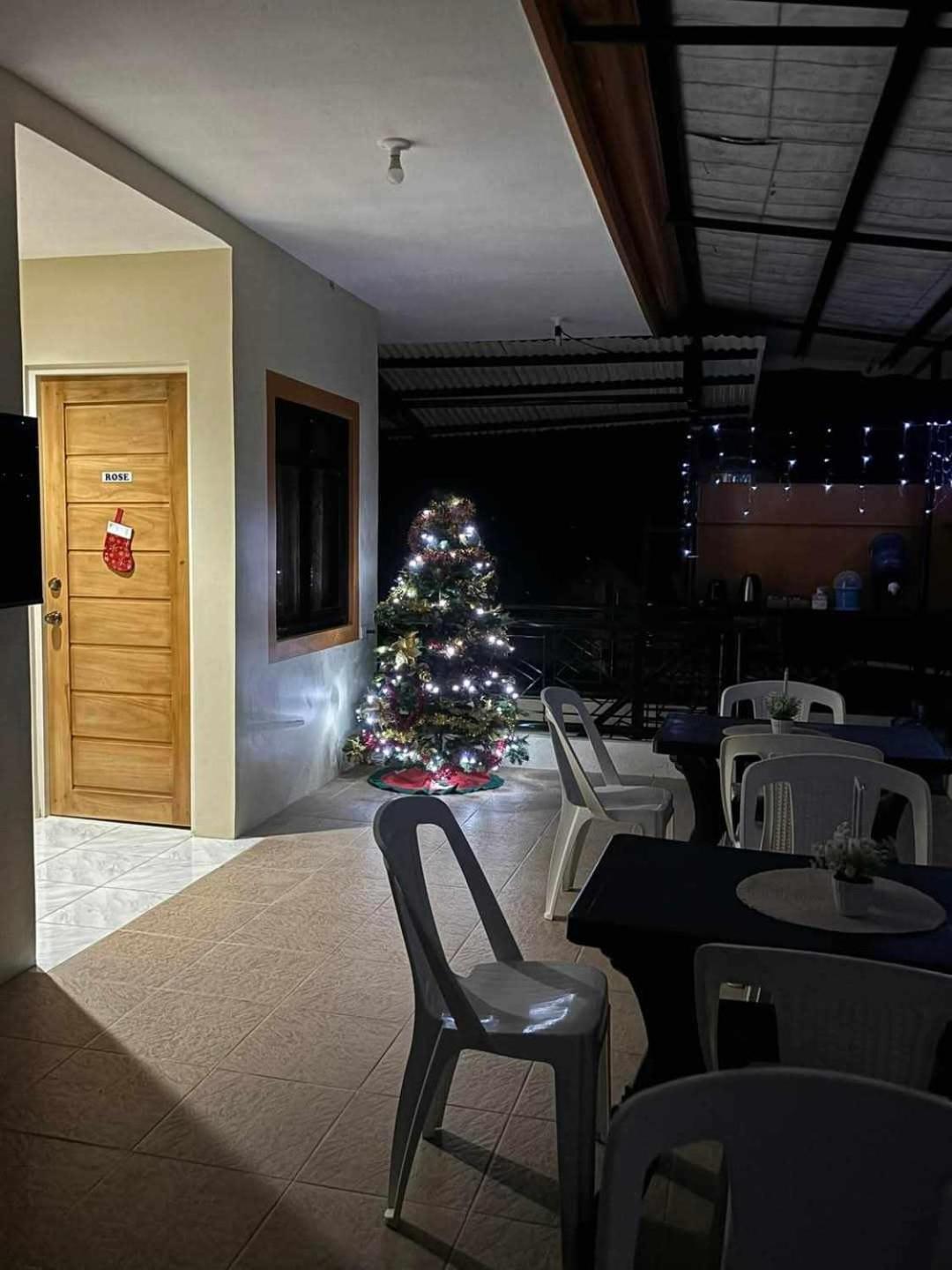 Andresas Homestay Лобок Екстер'єр фото